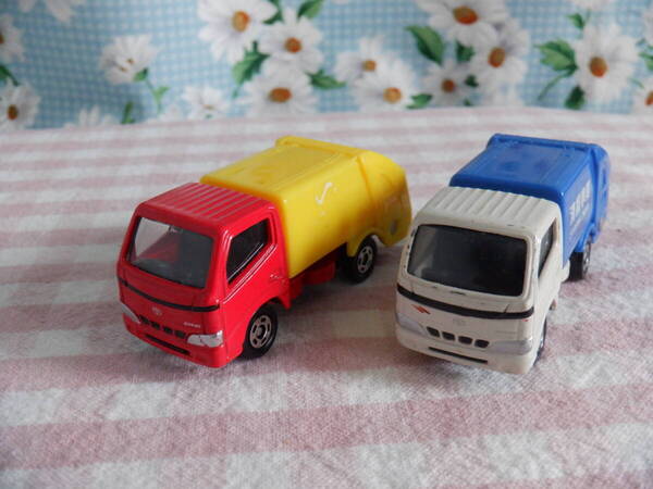 E5 トミカ『非売品!トヨタ ダイナ清掃車(赤)&トヨタ ダイナ清掃車 ゴミ収集車』~⑥