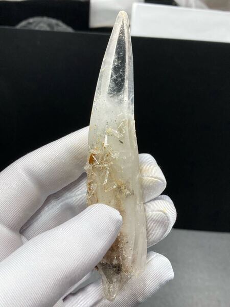【激レア 曲がり水晶】ネパール ガネッシュヒマール産 ヒマラヤ水晶 約80g 褐鉄鉱 アンフィボール ゴールデンヒーラー 0418
