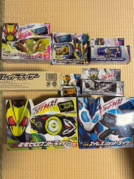 仮面ライダーゼロワン DX飛電ゼロワンドライバー ゼロツープログライズキー レイドライザー エイムズショットライザー BANDAI