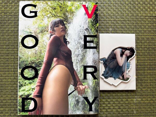【直筆サイン入り+特典】林田百加写真集 VERY GOOD(特典アクリルスタンド付き)②