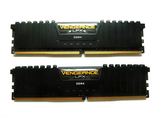 デスクトップPC用メモリ・容量8GBx2枚 (合計16GB)・動作確認済み・品名 Corsair Vengeance DDR4-2666・中古良品