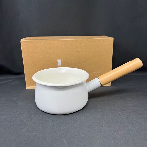 片手鍋 ホーロー ホワイト 白 調理器具 ソースパン 口径15.5cm 木製取っ手 ミルクパン