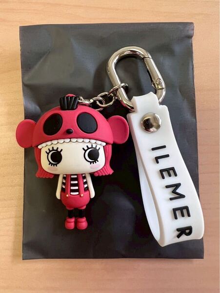 超フォロー割【新品未使用】ILEMER ハッピーチャーム キーホルダー レッド