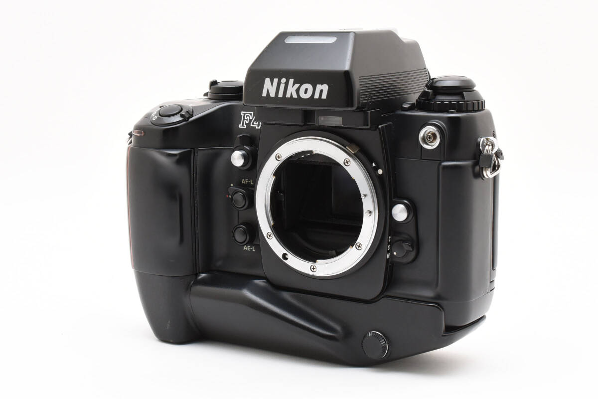 ☆完動品☆ ニコン Nikon F4 ブラック ボディ ストラップ付き 8111 Yahoo!オークション -「nikon f4 ボディ」の落札相場・落札価格