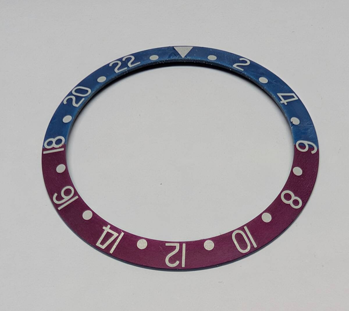 ROLEX GMT 1675 – Long E faded fuchsia bezel | VINTAGE