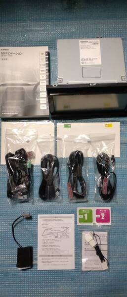 プリウス50系専用 2022年地図 9インチ DSZT-YC4T トヨタ純正 SDナビ BluetoothAudio フルセグTV CD録音 DVD SD アンテナ付 9型 即決 513v
