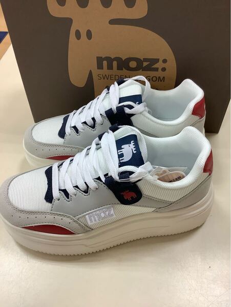 モズ レディーススニーカー 厚底 マルチ 24センチ 新品 軽量