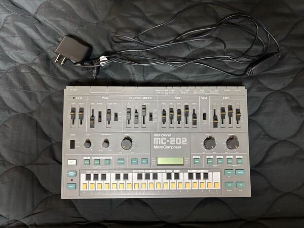 Roland MC-202 Roland シンセサイザー MC-202