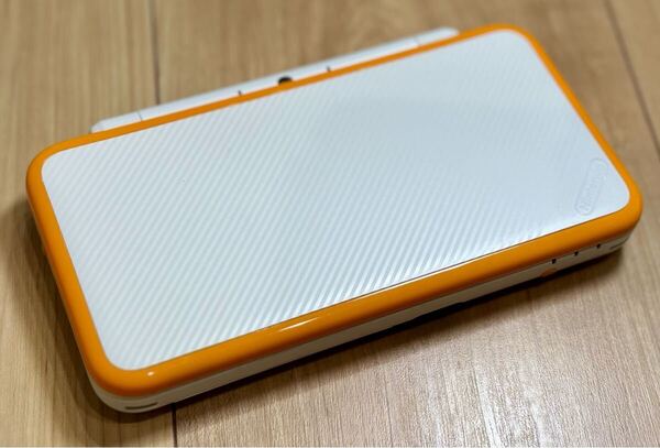 Newニンテンドー2DS LL ホワイト オレンジ Nintendo 任天堂 JAN-001