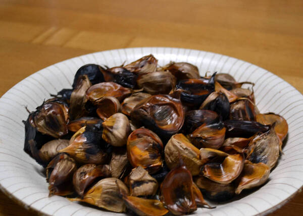 訳あり S~Mサイズ 調理師免許取得 黒にんにくバラ(茎、外皮なし)青森県産6片を自家製加工 800g