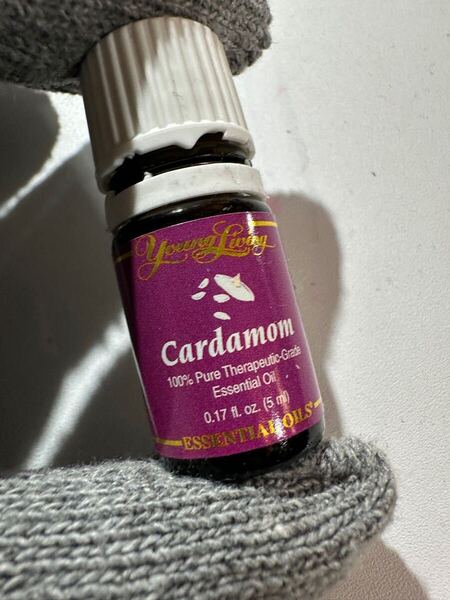 Young Living カルダモン ヤングリヴィング ヤングリビング エッセンシャルオイル アロマオイル