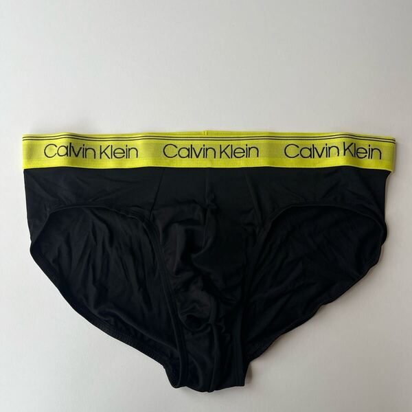 Calvin klein カルバンクライン メンズビキニ L(M) 黒 ブラック ナイロンストレッチ メンズインナー 男性ブリーフ 男性インナー
