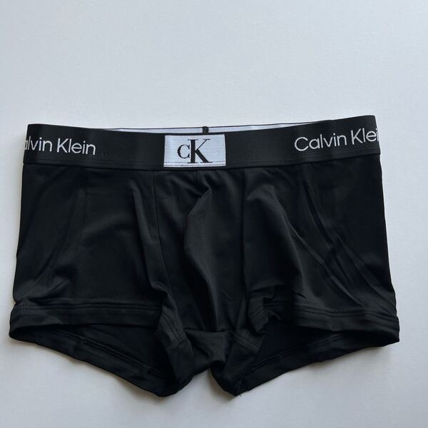 Calvin klein カルバンクライン ローライズボクサー S(XS) 黒 ブラック ナイロンストレッチ ボクサーパンツ メンズパンツ 男性下着