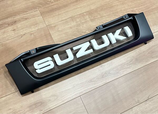 jb23 クラシックグリル メッシュグリル フロントグリル SUZUKIビックエンブレム 立体エンブレム ジムニー ABS製 スズキ マットブラック