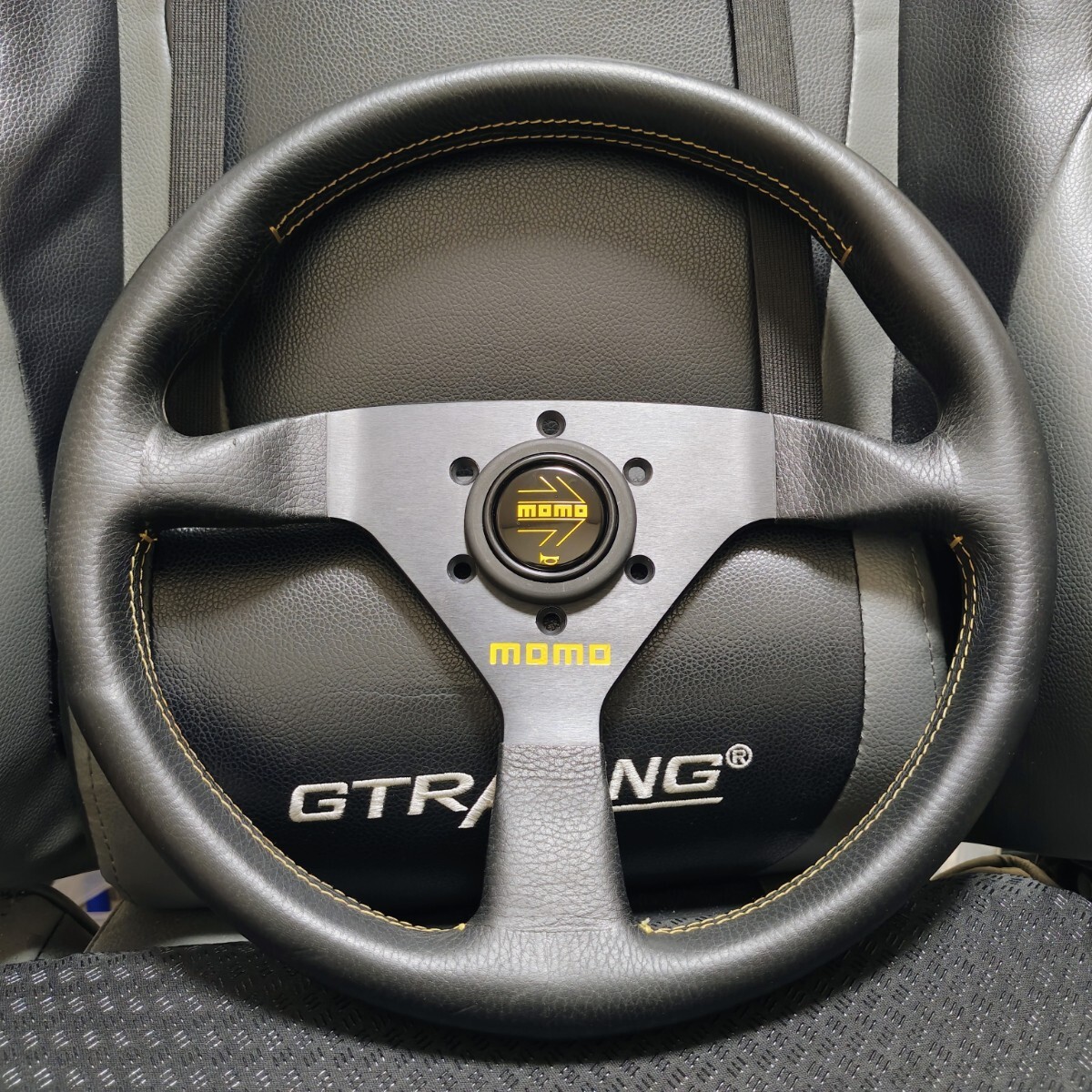 MOMO 【在庫あり即納!!】日本正規品 モモ ステアリング VELOCE