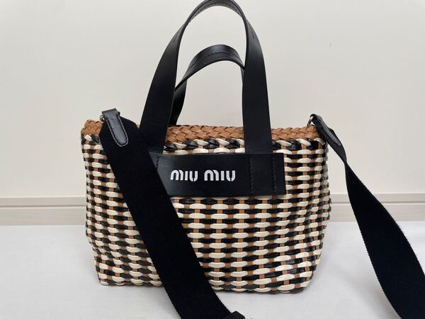 【ミュウミュウ】イントレッチオ ハンドバッグ ショルダーバッグ ブラック 黒 MIU MIU miu miu カゴバッグ