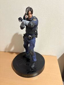 カプコン PS4 バイオハザード RE:2 コレクターズエディション 同梱フィギュア レオン・S・ケネディ 407025529