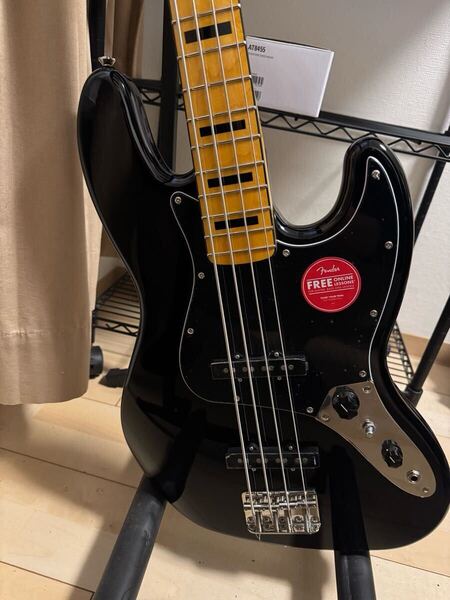 送料無料 Squier by Fender Classic Vibe '70s Jazz Bass Maple Fingerboard black ほぼ未使用