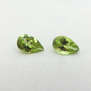 天然石 ペリドット ペアシェイプ2個 計0.67ct 正規仕入品