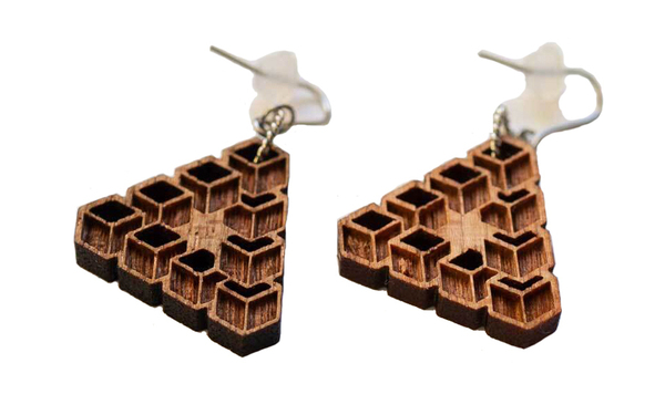 【木tch】クルミの木・ピアス(ハング)三角形の構造体