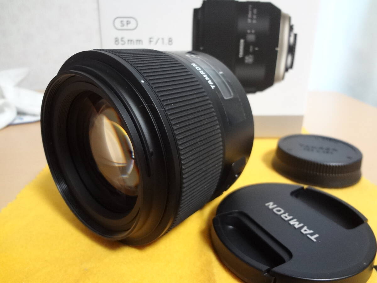 TAMRON タムロン 85mm F1.8 ニコンFマウント Amazon.co.jp: TAMRON 単焦点レンズ SP85mm F1.8 Di VC ニコン用