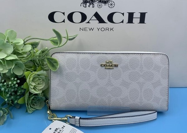 コーチ COACH 長財布 財布 レディース ホワイト 白 贈り物 シグネチャー ロング ジップ ファッション ブランド 大容量 新品 C4452 A061