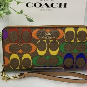 コーチ 財布 COACH 長財布 レインボー レディース シグネチャー ラウンドファスナー ロング ジップ 新品 未使用 ファッション C4537 C138