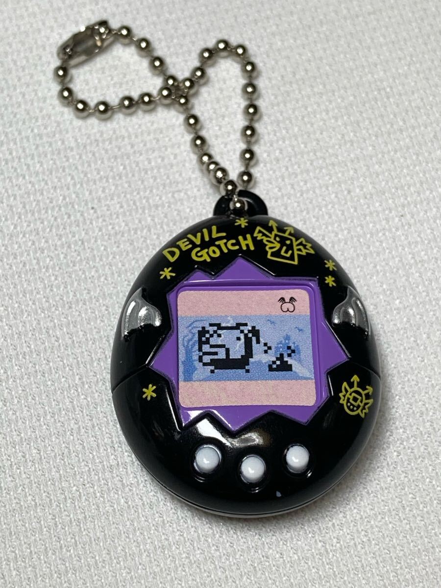 Tamagotchi Deviltchi Version White Color 1998 Bandai Limited