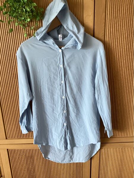 美品 YDE フード付き長袖シャツ パーカーシャツ Mサイズ 水色 ブラウス 紫外線予防 冷房対策 UVカット 七分袖