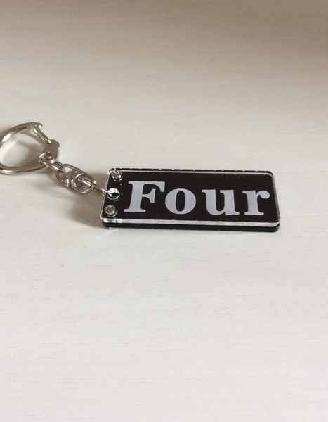送料無料 Four アクリルキーホルダー 高級仕様の透明黒の2枚重ね フォア/ヨンフォア/CB400F/ホンダ/旧車/キーホルダー/パーツ