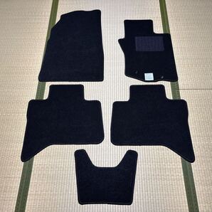 ■送料無料■ミツビシ トライトン LC2T 黒無地 ブラック フロアマット カーマット 日本産 新品 アウトドア(年式:R6年2月~現行)