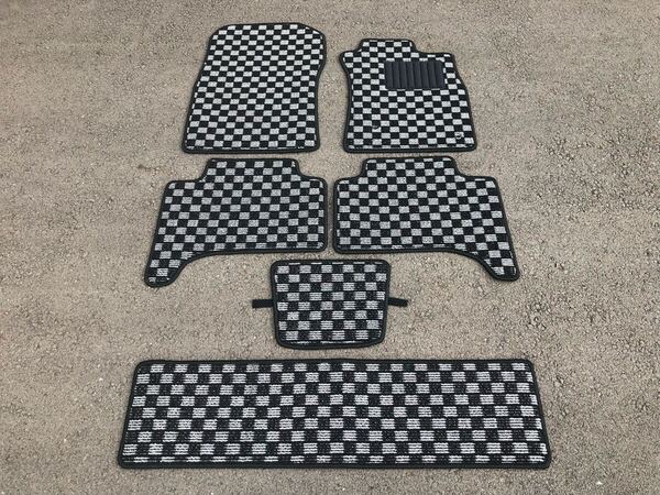 ■送料無料■トヨタ ランクルプラド 120系 8人用 チェックグレー 灰黒 フロアマット 日本産 新品(年式:H14年10月~H21年9月)