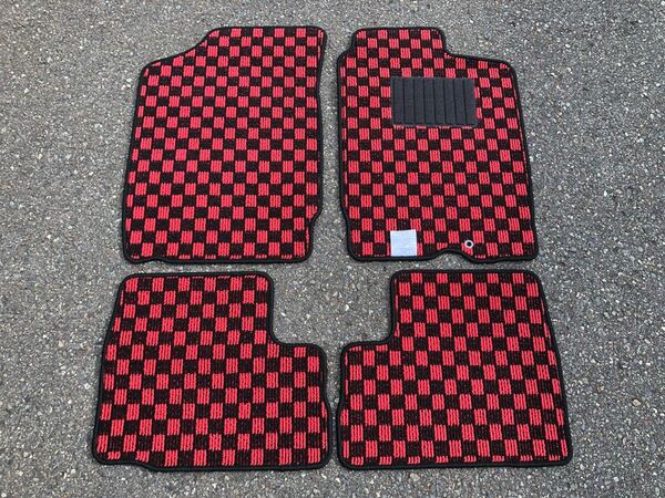 ■送料無料■ダイハツ ミラジーノ L700S 2WDのみ チェックレッド 赤黒 フロアマット 日本産 新品(年式:H10年10月~H16年11月)