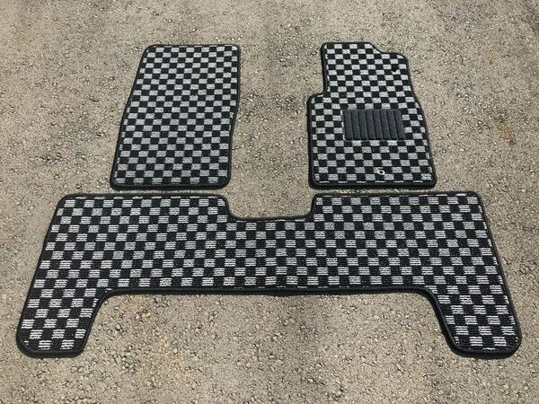 ■送料無料■トヨタ ランクルプラド 70系 5人乗用 チェックグレー 灰黒 フロアマット 旧車 日本産 新品(年式:H2年4月~H8年5月)