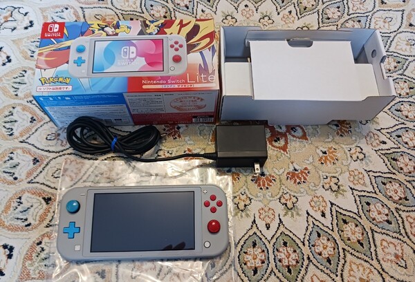 良品 Nintendo Switch Lite ザシアン・ザマゼンタ ニンテンドースイッチライト 送料無料