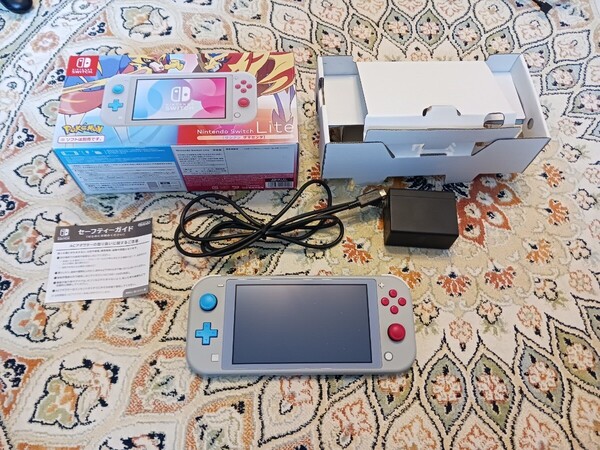付属品完備 良品 Nintendo Switch Lite ザシアン・ザマゼンタ ニンテンドースイッチライト 送料無料