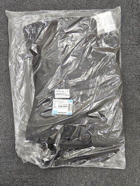 BMW 4シリーズ クーペ(G22)【新品未使用】【セット商品】BMW製フロアマットモデル番号51 47 5 A13 558適合車両CJ10632/G22/Z2用