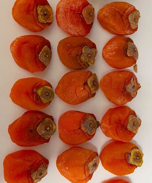 『フォロワー様3万人突破記念』無農薬栽培「甘蜜干し柿」箱込み1kg(約20粒前後入)干柿 干しがき 訳あり 冷凍でも美味しい