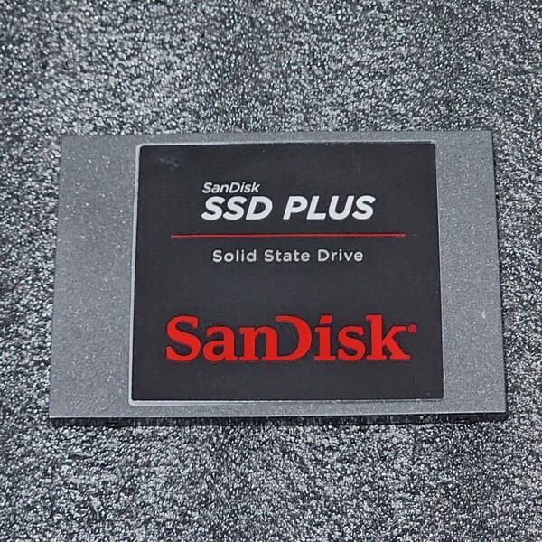SanDisk SSD PLUS(SDSSDA-240G) 240GB SATA SSD 正常品 2.5インチ内蔵SSD フォーマット済 PCパーツ 動作確認済 250GB 256GB
