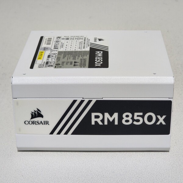CORSAIR RM850x White(RPS0110) 850W 80PLUS GOLD認証 ATX電源ユニット フルプラグイン 動作確認済み PCパーツ
