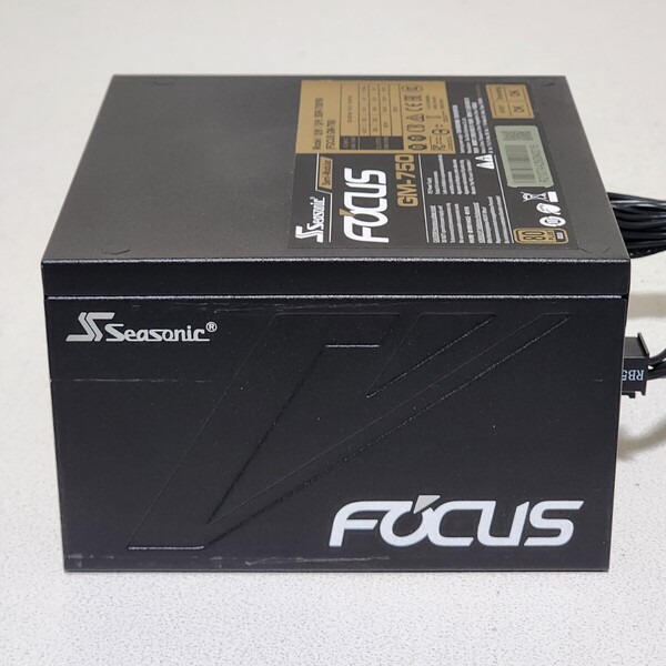 Seasonic FOCUS GM-750(SSR-750FM) 750W 80PLUS GOLD認証 ATX電源ユニット セミプラグイン 動作確認済み PCパーツ