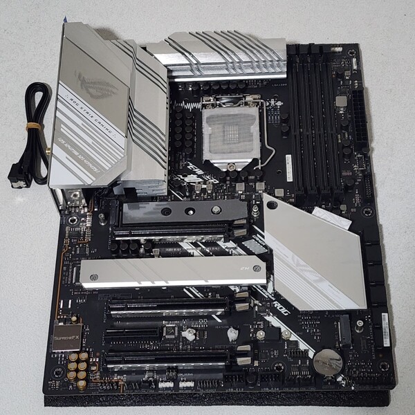 ASUS ROG STRIX Z590-A GAMING WIFI IOパネル一体型 LGA1200 ATXマザーボード 第10・11世代CPU対応 最新Bios 動作確認済 PCパーツ