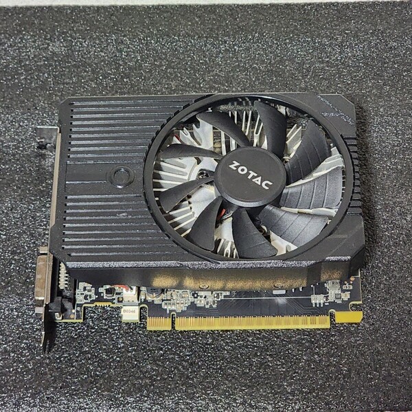 ZOTAC GEFORCE GTX1050Ti 4GB 128BIT GDDR5 補助電源不要 動作確認済み PCパーツ グラフィックカード PCIExpress