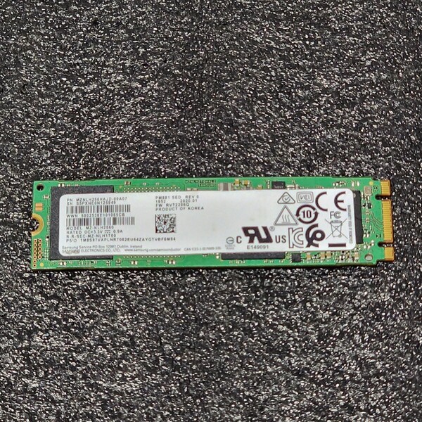 SAMSUNG PM881(MZNLH256HAJD-00A07) 256GB SATA SSD フォーマット済み PCパーツ M.2 2280 動作確認済み 240GB 250GB