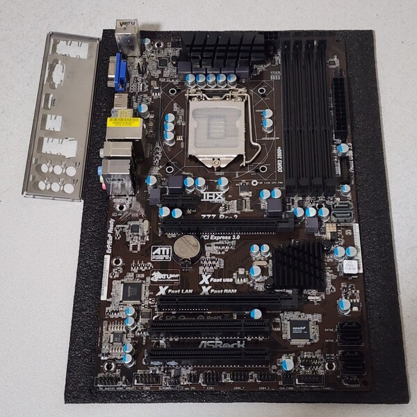 ASRock Z77 Pro3 IOパネル付属 LGA1155 ATXマザーボード 第2・3世代CPU対応 最新Bios 動作確認済 PCパーツ
