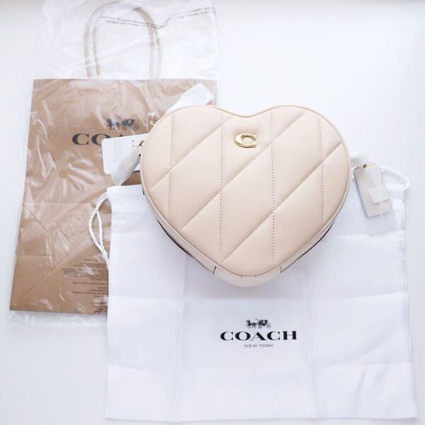 未使用 タグ付き COACH コーチ ハート クロスボディ・キルティング ブラス アイボリー ショルダーバッグ ミニバッグ 白系 レディースバッグ