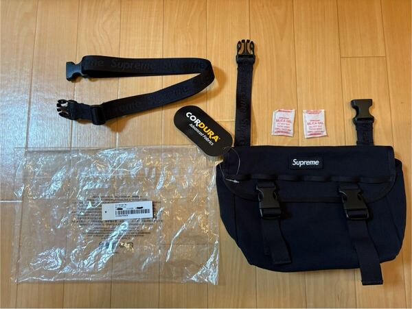Supreme Mini Messenger Bag Black シュプリーム ミニ メッセンジャー バッグ ショルダーバッグ ブラック 黒 キャンバス素材 25SS