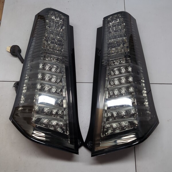 H21年式 スズキ ワゴンR MH23S 社外品 左右 テールランプ テールライト 08-D18-1901R-B