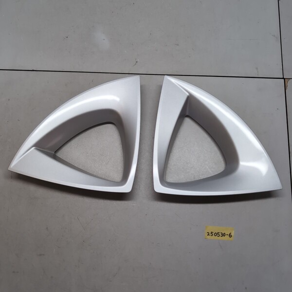 トヨタ プリウス 50系 前期 ZVW50 ZVW51 ZVW52 ZVW55 比較的美品 純正 ホイール アクセントピース ホイールキャップ シルバー 2個 250530-6