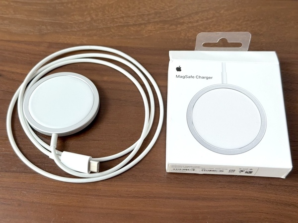 Apple 純正品 ワイヤレス MagSafe Charger 充電器 A2140